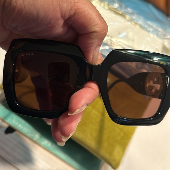 Gucci square sunglasses with detachable chain NWT main image 4